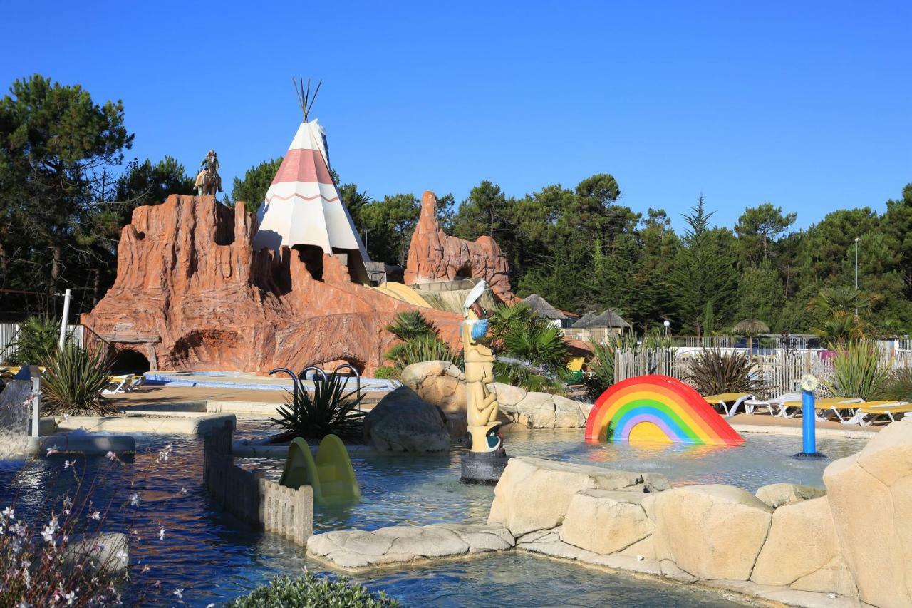 Campsite Camping Les Genets *